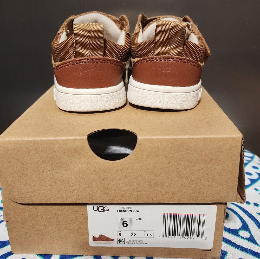 UGG Rennon Sneakers - Picture 8 of 8